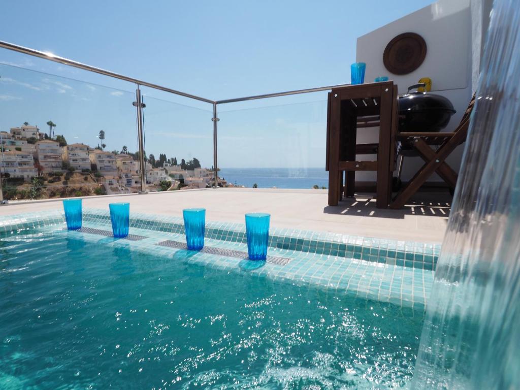 Bazén v ubytovaní Nerja Paradise Rentals - Villa Encanto alebo v jeho blízkosti