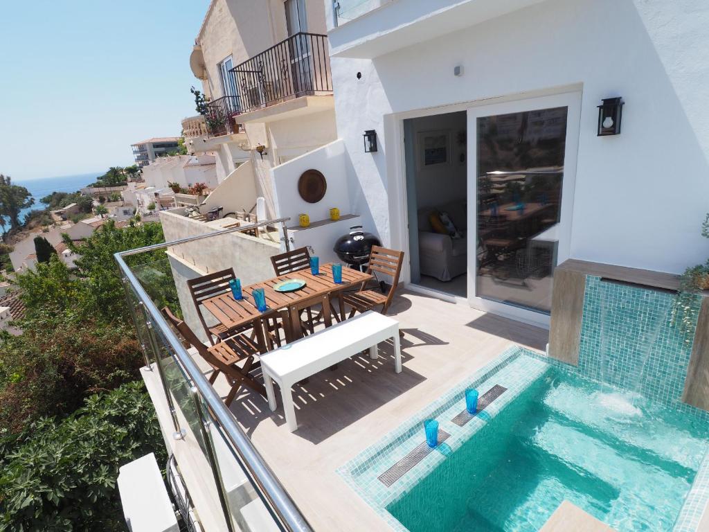 Bazén v ubytovaní Nerja Paradise Rentals - Villa Encanto alebo v jeho blízkosti