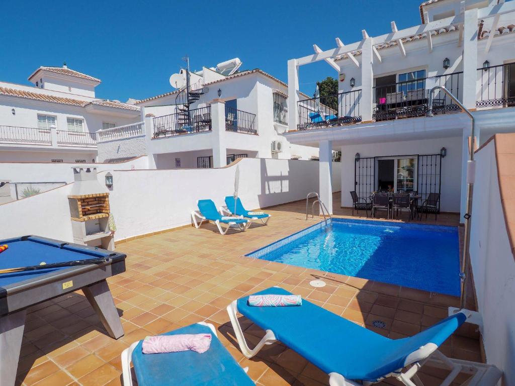 Bazén v ubytovaní Nerja Paradise Rentals - Villa Las Brisas alebo v jeho blízkosti
