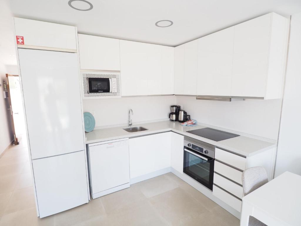 Kuchyňa alebo kuchynka v ubytovaní Nerja Paradise Rentals - Villa Encanto