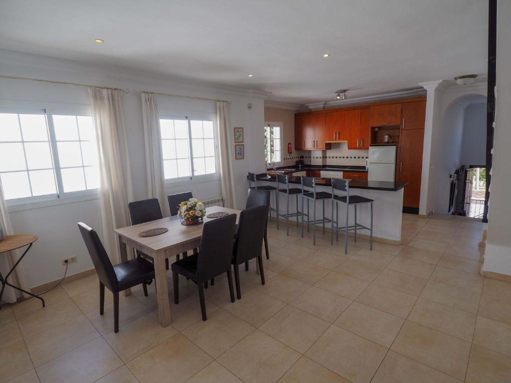 Kuchyňa alebo kuchynka v ubytovaní Nerja Paradise Rentals - Villa Las Brisas