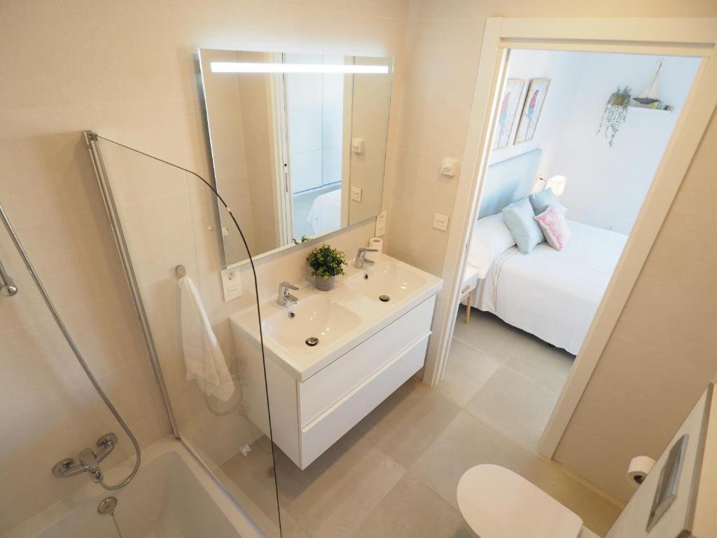 Kúpeľňa v ubytovaní Nerja Paradise Rentals - Villa Encanto