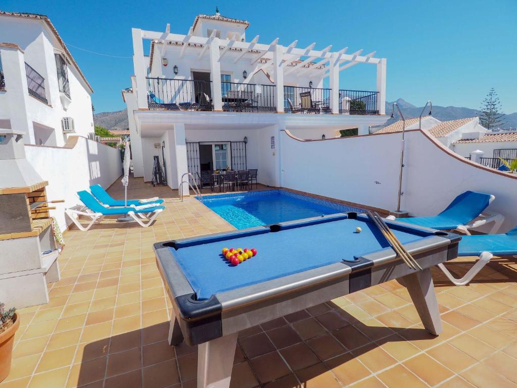 Bazén v ubytovaní Nerja Paradise Rentals - Villa Las Brisas alebo v jeho blízkosti