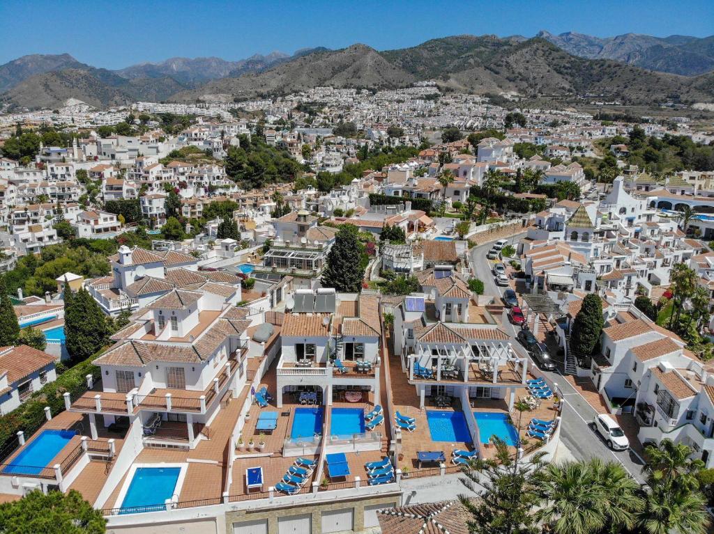 Bazén v ubytovaní Nerja Paradise Rentals - Villa Las Brisas alebo v jeho blízkosti