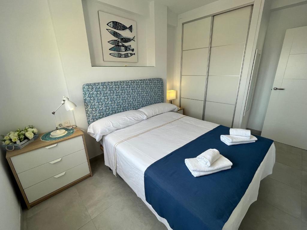Postel nebo postele na pokoji v ubytování Nerja Paradise Rentals - Morasol Apartment 5