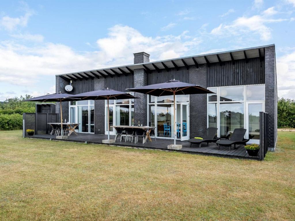 Zahrada ubytování Holiday Home Righer - 600m to the inlet by Interhome