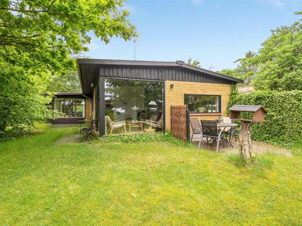 Zahrada ubytování Holiday Home Lavrens - 200m from the sea by Interhome