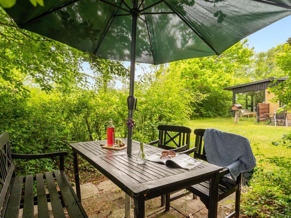 Zahrada ubytování Holiday Home Lavrens - 200m from the sea by Interhome