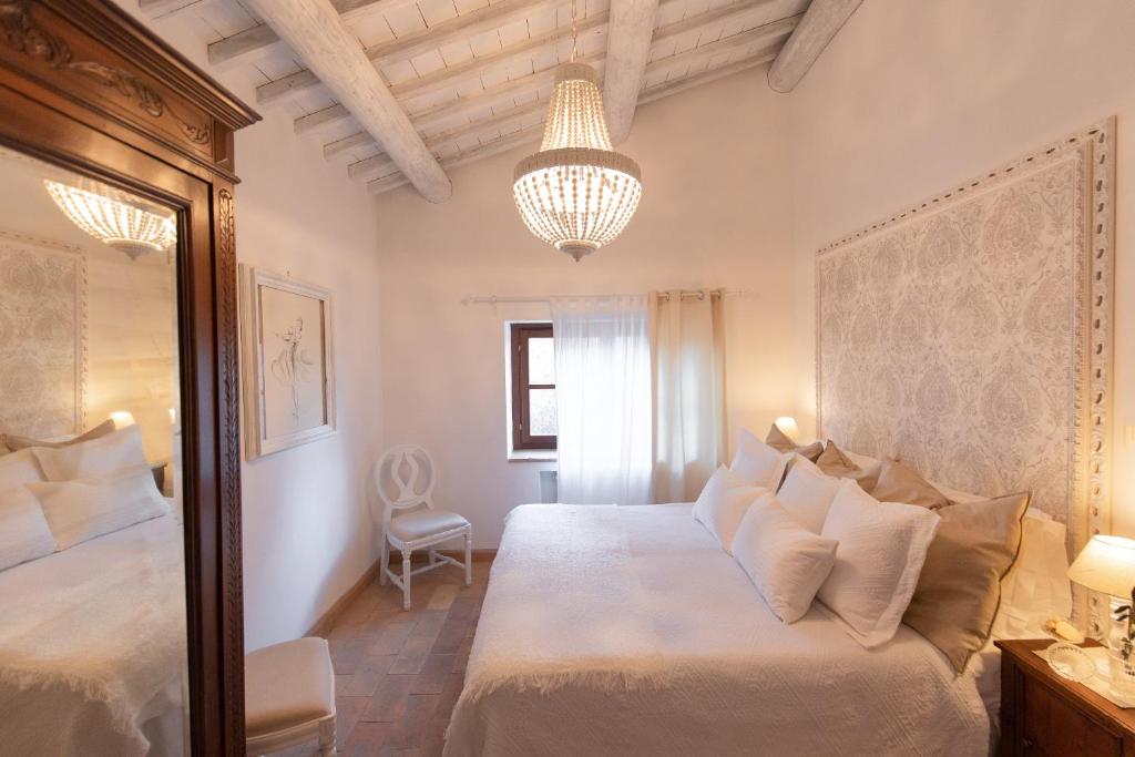 Agriturismo Borgo di Campagna Il Tesoro - Chambre Double Avec Vue Sur Jardin