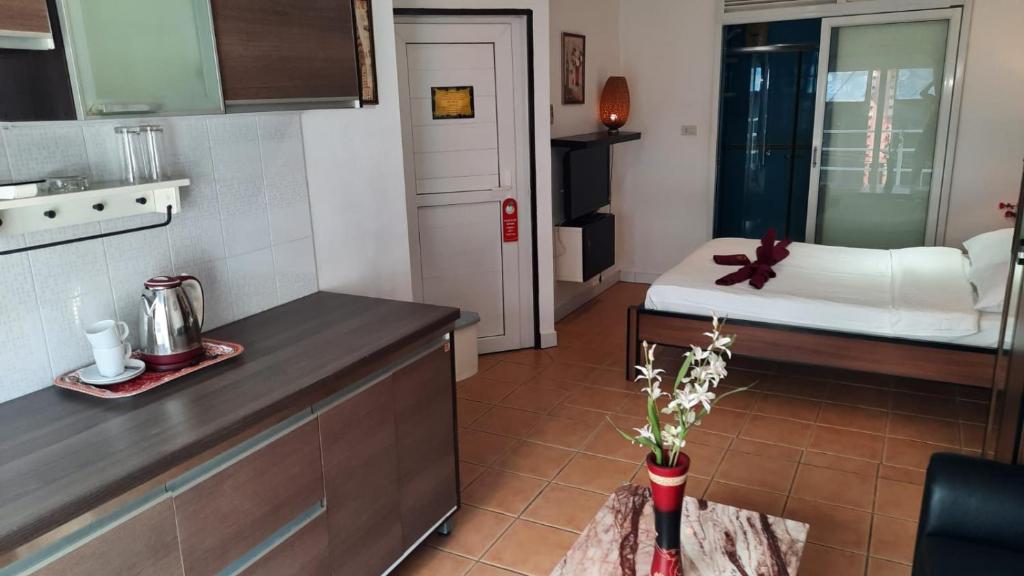 Swiss Food Restaurant and room for rent - Resim 16