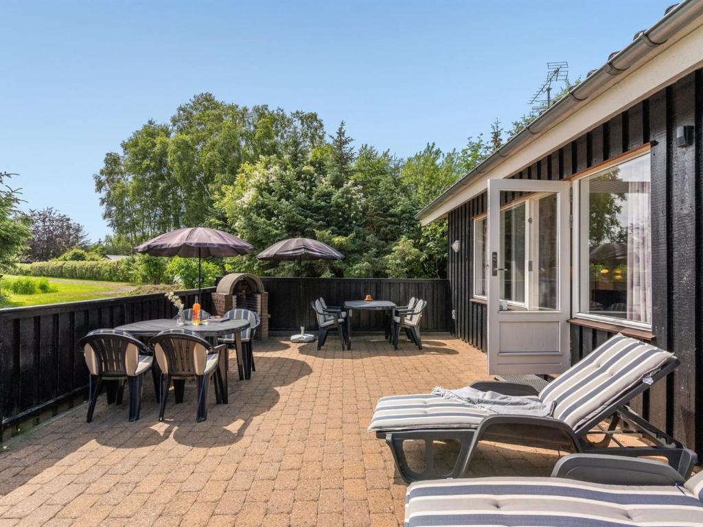 Zahrada ubytování Holiday Home Zenitha - 300m from the sea by Interhome