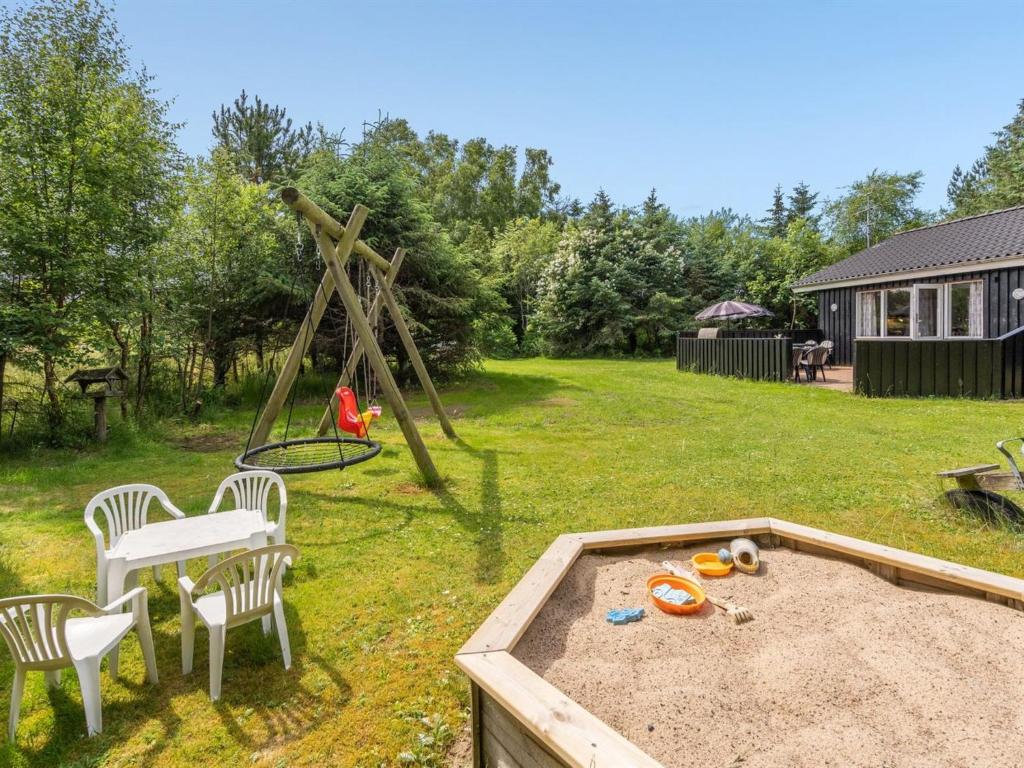 Zahrada ubytování Holiday Home Zenitha - 300m from the sea by Interhome