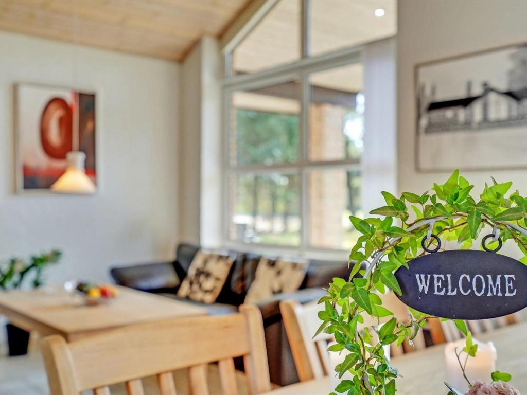 Posezení v ubytování Holiday Home Ehlin - 150m from the sea by Interhome