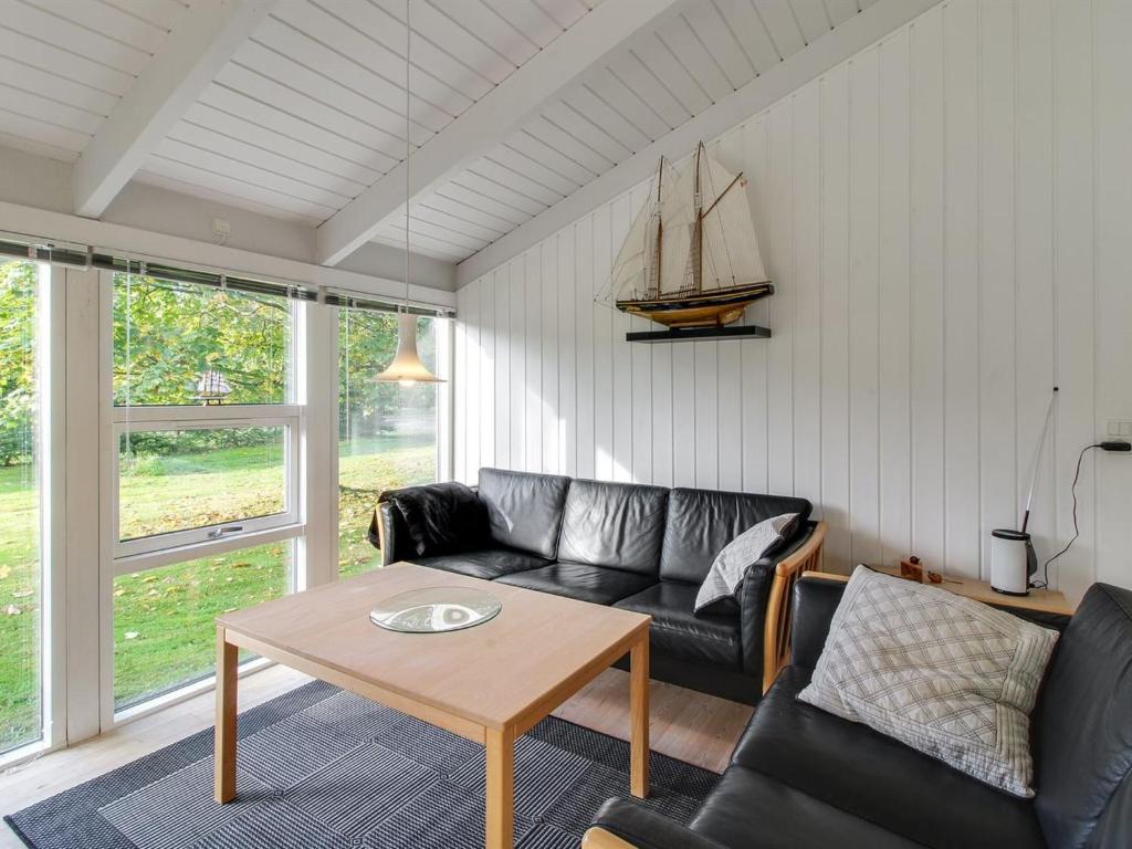 Posezení v ubytování Holiday Home Clari - 500m from the sea by Interhome