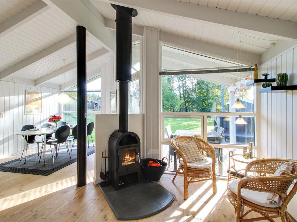 Posezení v ubytování Holiday Home Clari - 500m from the sea by Interhome