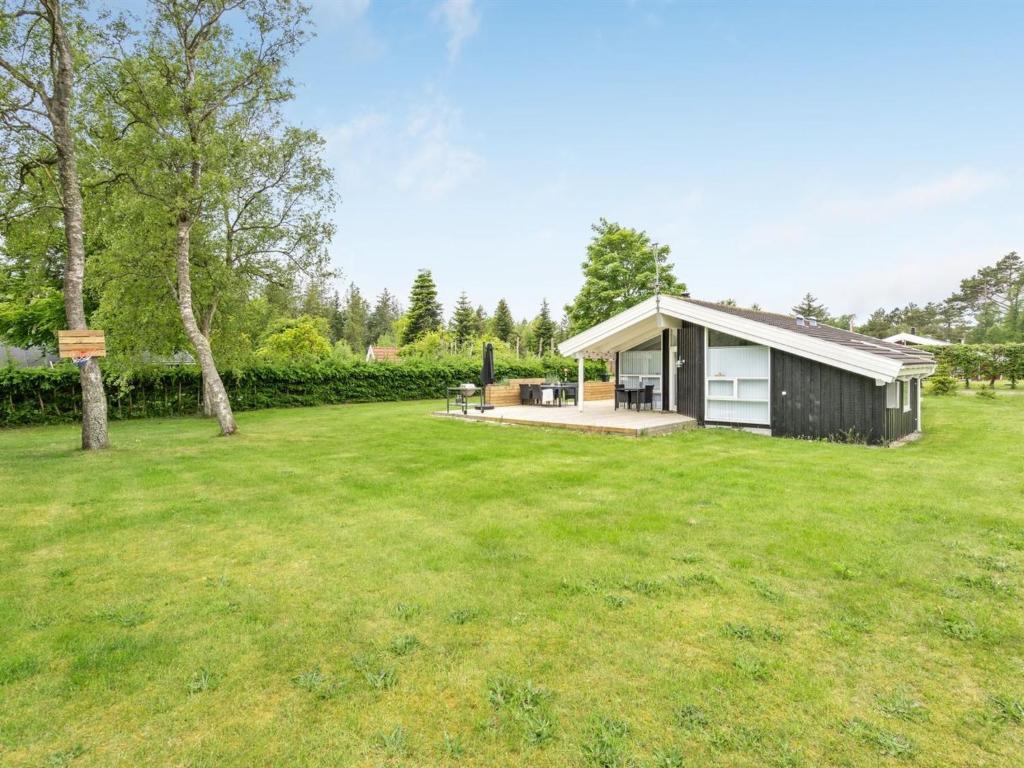 Zahrada ubytování Holiday Home Clari - 500m from the sea by Interhome