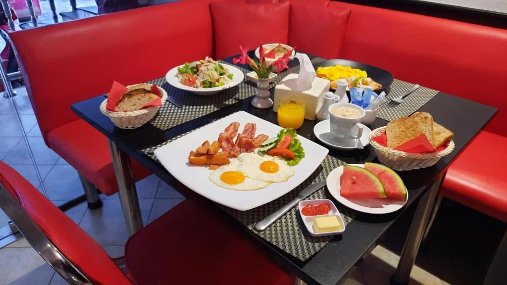 Swiss Food Restaurant and room for rent - Resim 31