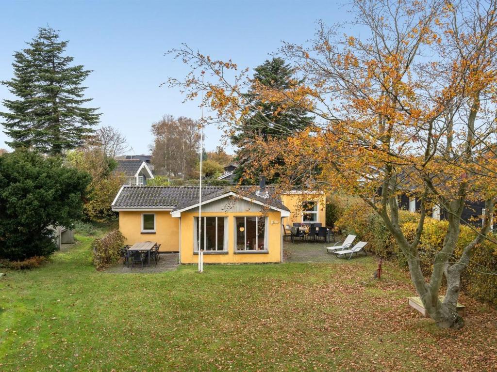 Zahrada ubytování Holiday Home Samine - 100m from the sea by Interhome