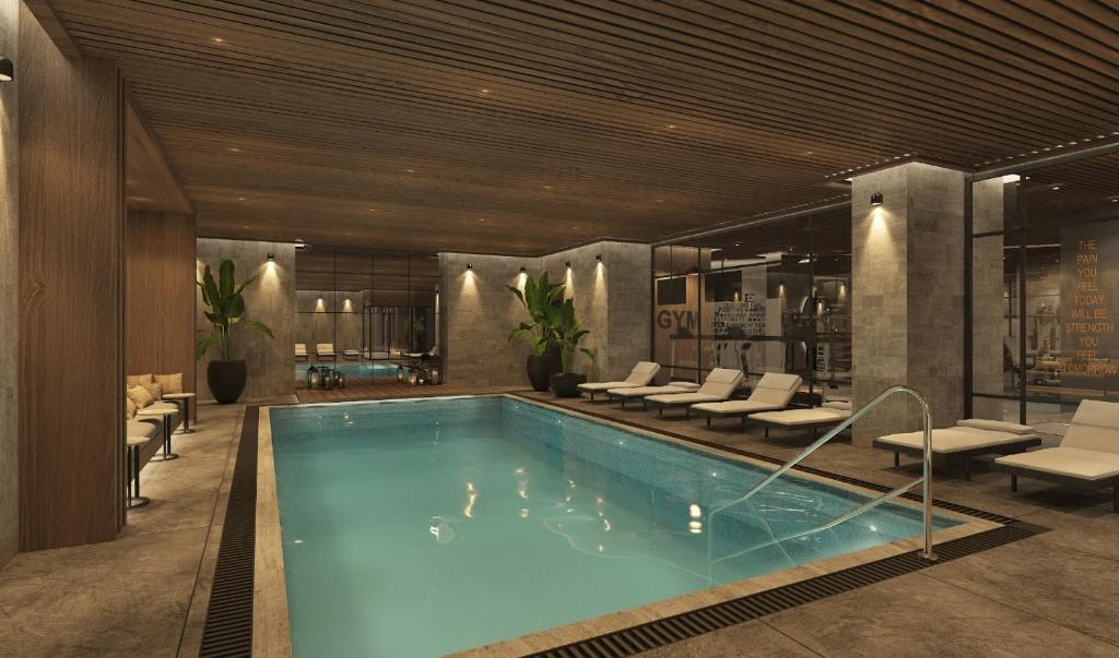Arts Hotel Taksim内部或周边的泳池