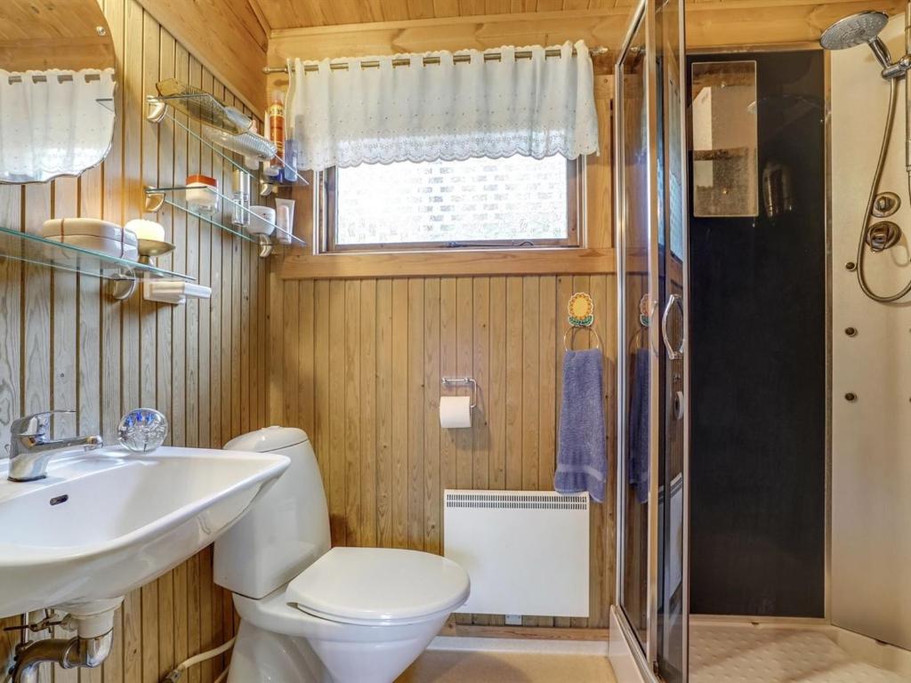 Koupelna v ubytování Holiday Home Artur - 1-5km from the sea by Interhome