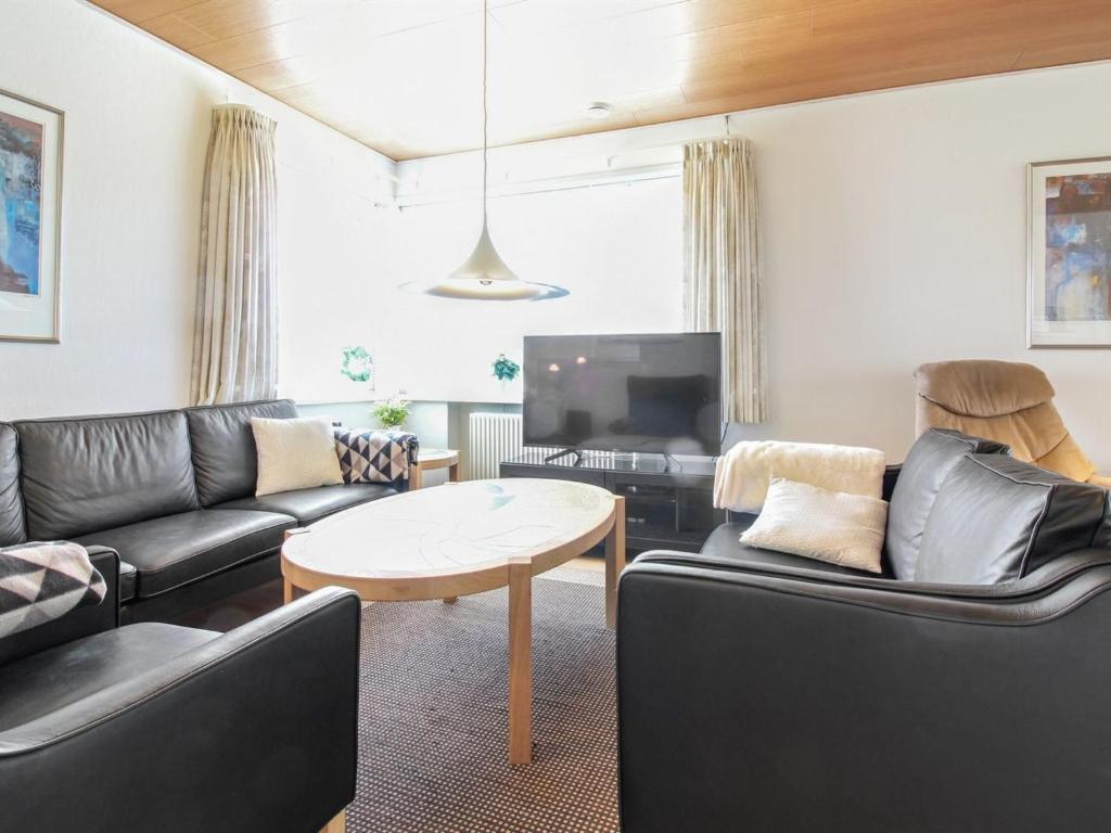 Posezení v ubytování Holiday Home Heilgard - 500m from the sea by Interhome