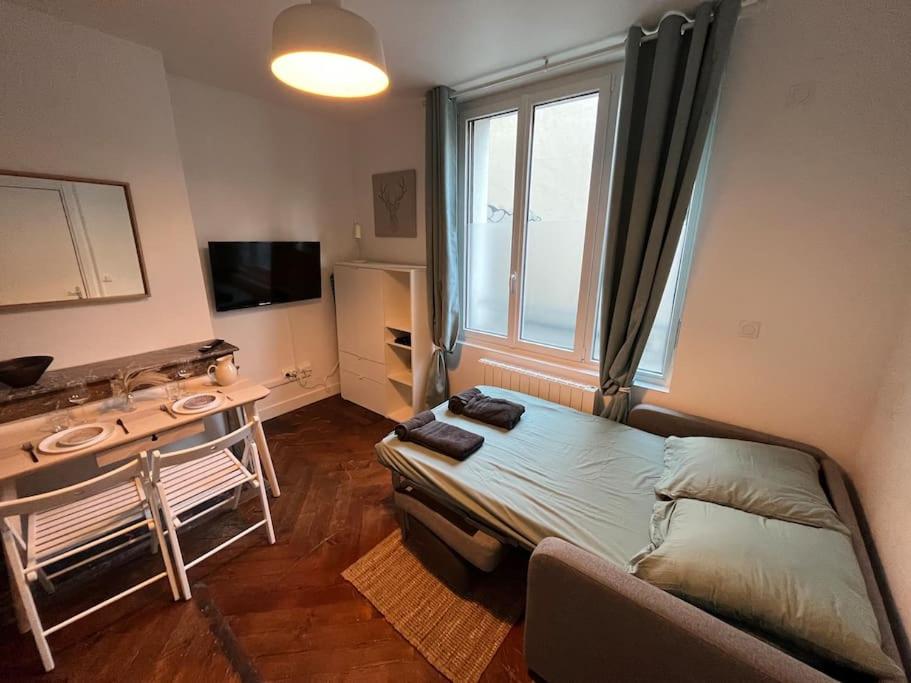 Fotografia z galérie ubytovania Proche gare - petit studio cosy v destinácii Rouen