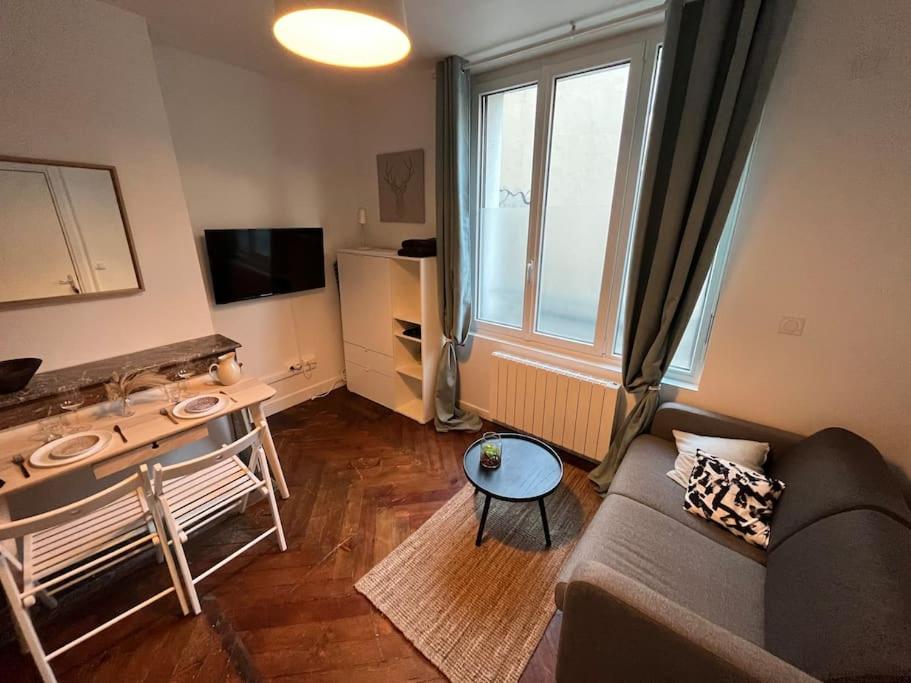 Fotografia z galérie ubytovania Proche gare - petit studio cosy v destinácii Rouen