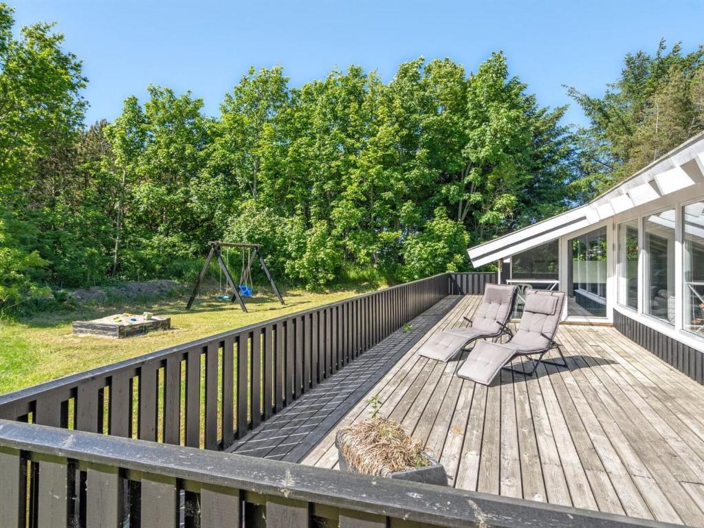Zahrada ubytování Holiday Home Harriet - 800m from the sea by Interhome