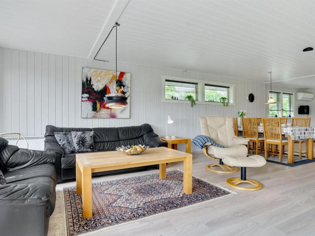 Posezení v ubytování Holiday Home Sorja - 420m from the sea by Interhome