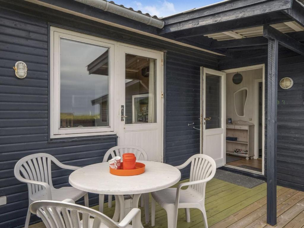 Balkón nebo terasa v ubytování Holiday Home Ellynor - 200m from the sea by Interhome