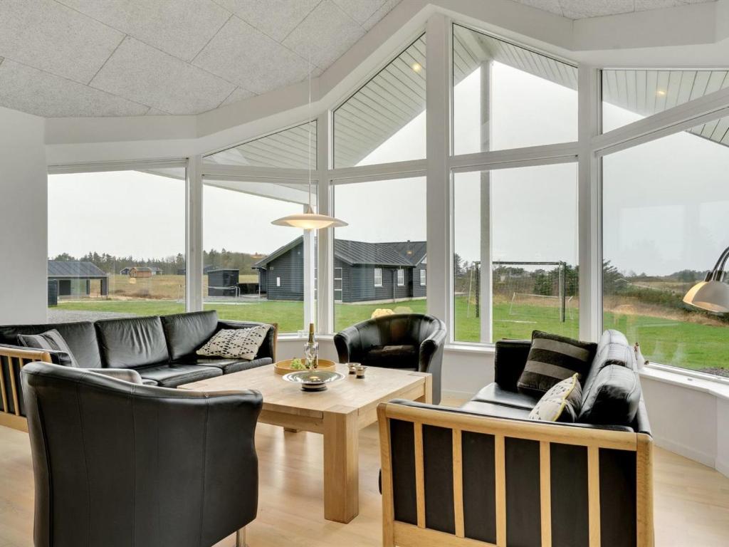 Posezení v ubytování Holiday Home Swarthofthi - 1-5km from the sea by Interhome