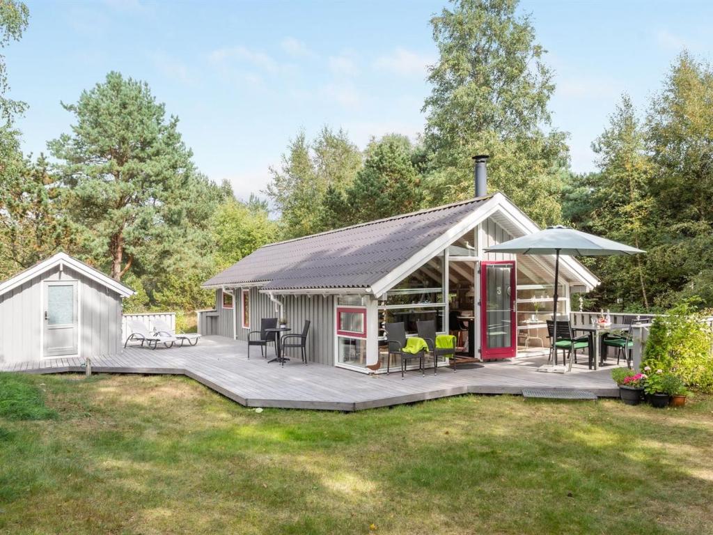 Zahrada ubytování Holiday Home Snari - 400m from the sea by Interhome