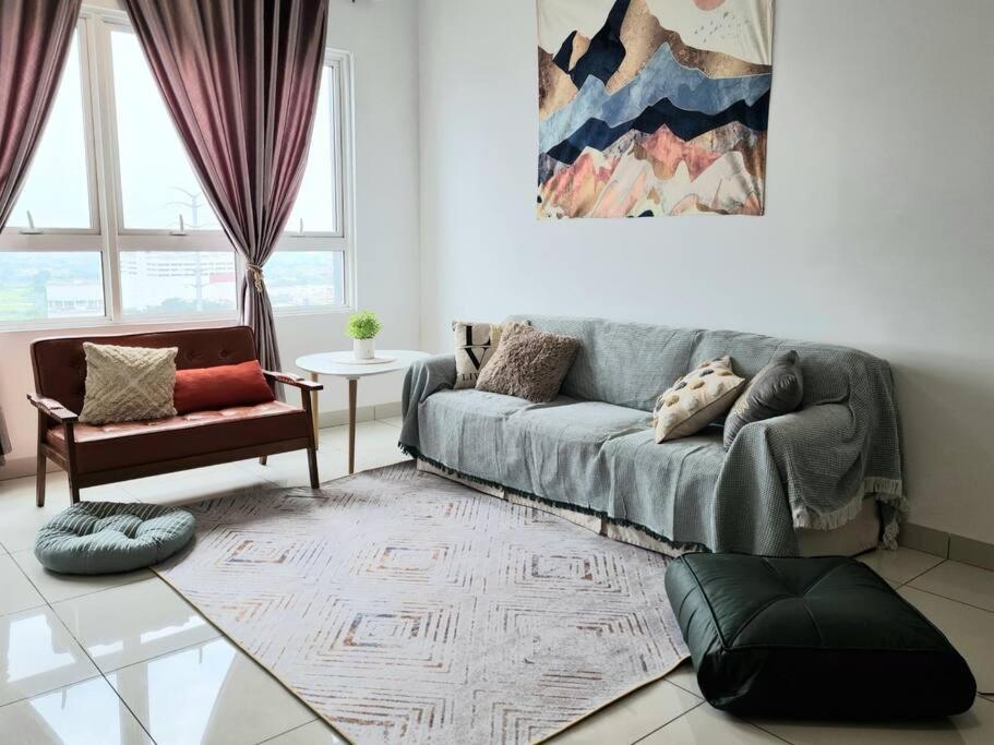 Posezení v ubytování Impiria Residensi #Link Aeon Mall Klang 4BR3Bath