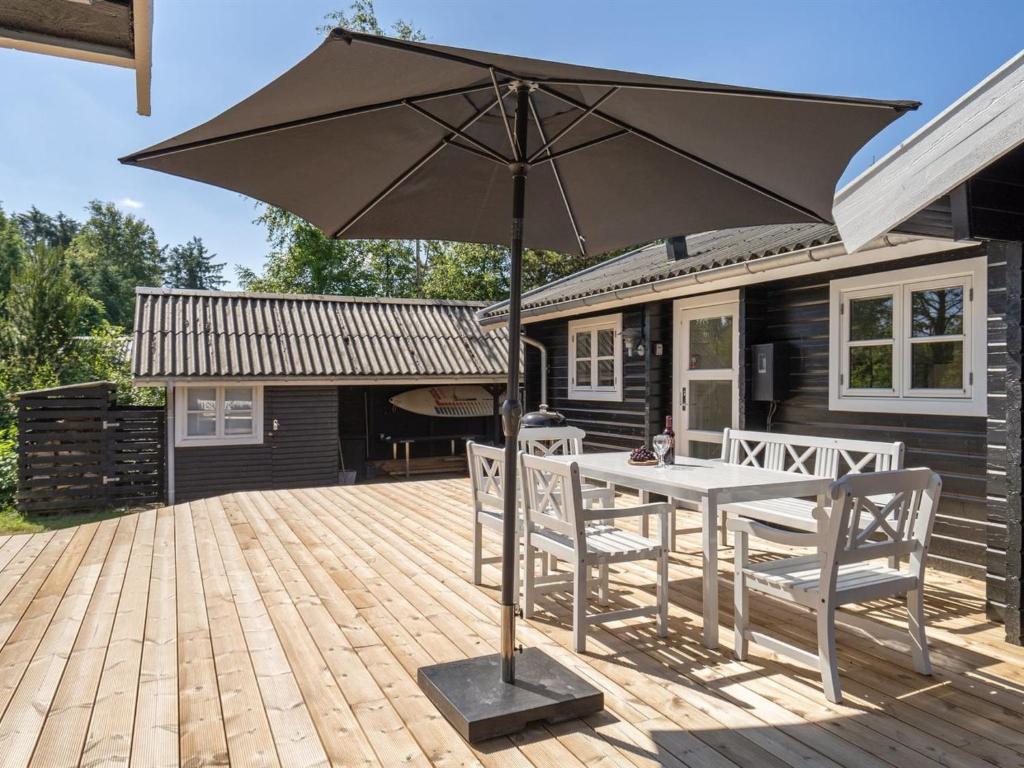 Patio nebo venkovní prostory v ubytování Holiday Home Dorthea - 200m from the sea by Interhome