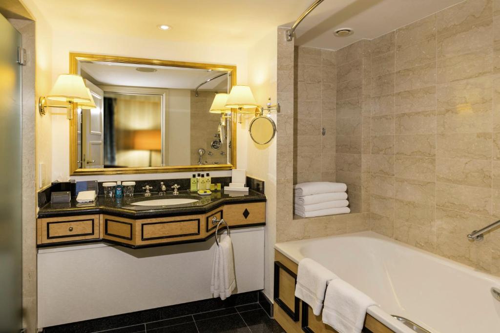 Koupelna v ubytování InterContinental Wien by IHG