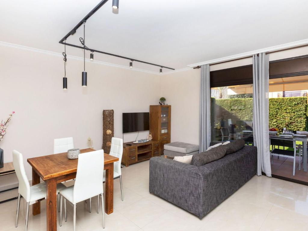 Posedenie v ubytovaní Apartment Port Verona by Interhome