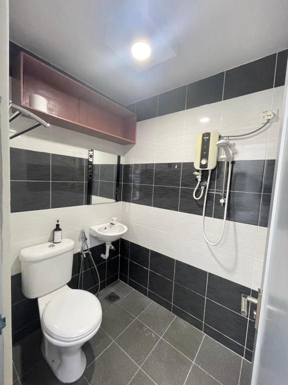 Koupelna v ubytování MR Homestay HotelStyle Room Teluk Intan