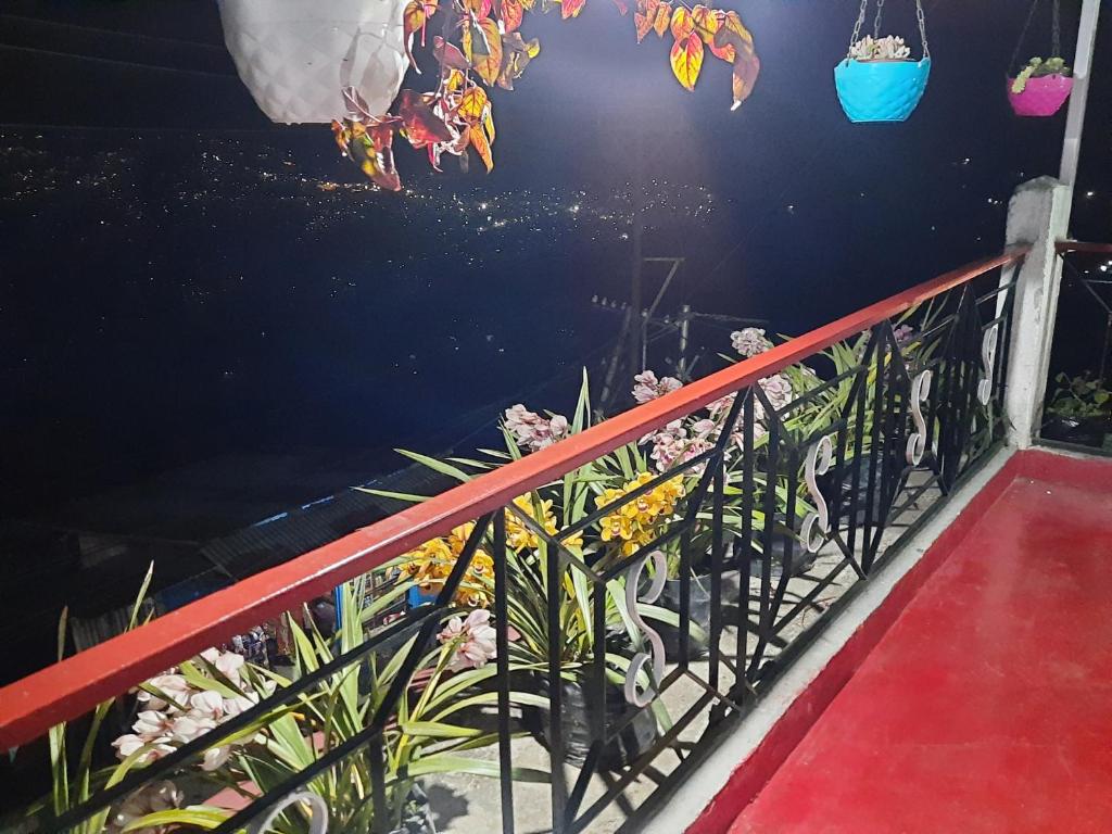 Balkón nebo terasa v ubytování Kalimpong View Homestay