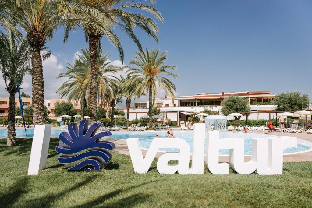 Bazén v ubytování Valtur Otium Resort nebo v jeho okolí