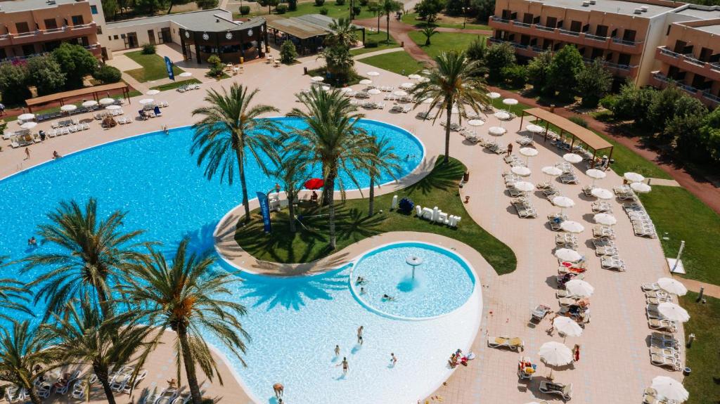 Bazén v ubytování Valtur Otium Resort nebo v jeho okolí