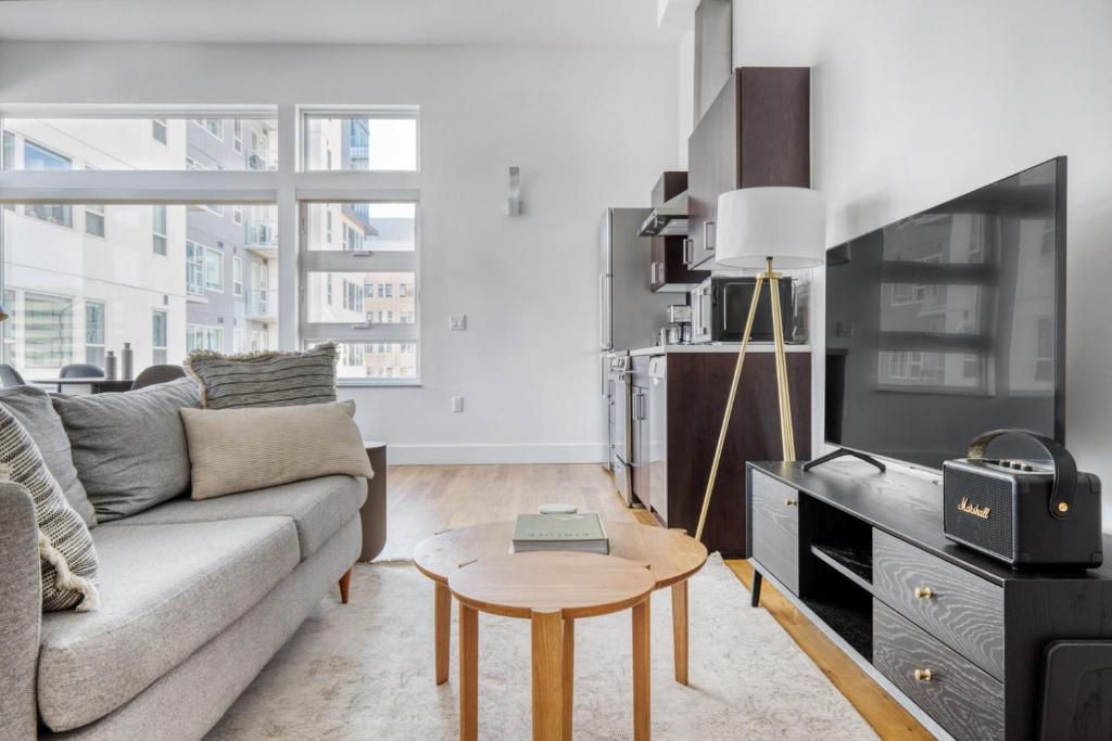 Apartment Cherry Creek studio w wd roof lounge nr mall DEN296, Denver