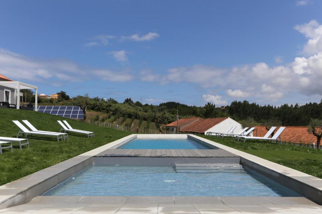 Bazén v ubytování Casa do Melgaco, Turismo Rural nebo v jeho okolí