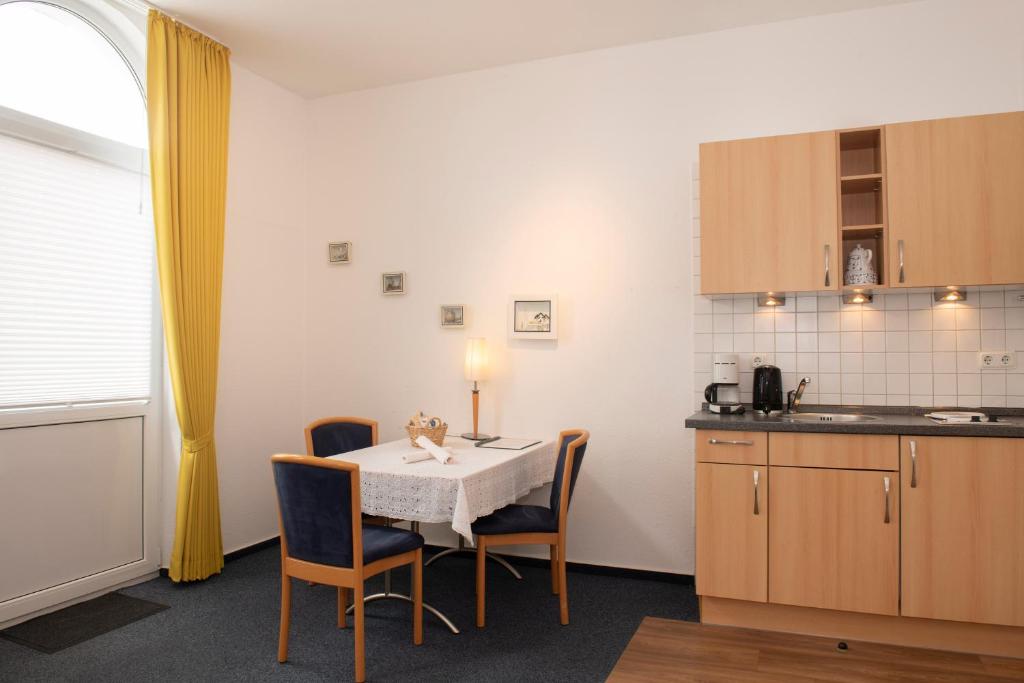 Appartementhaus Alte Post - One-Bedroom Apartment With Balcony
