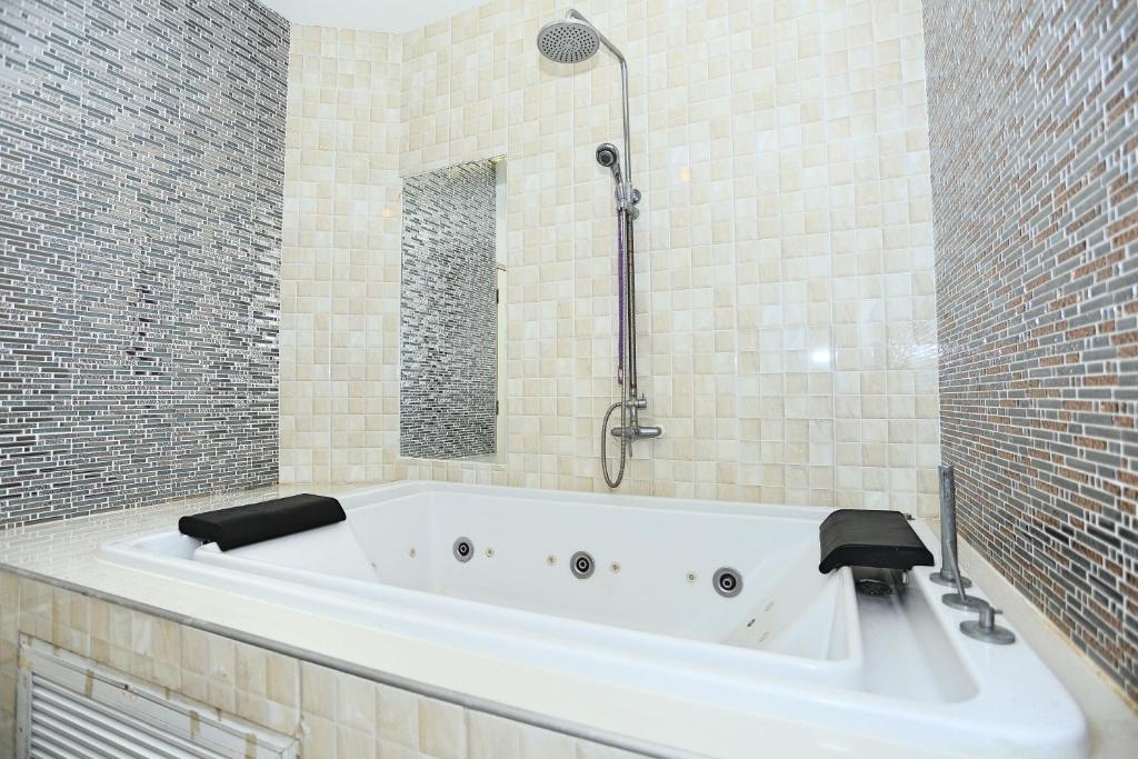 Lucky Sun Patong - Resim 20