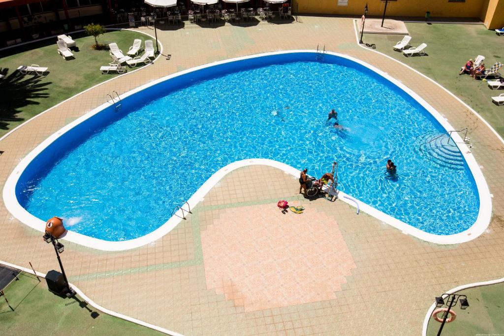 The swimming pool at or close to 504 Los Angeles Moderno con Vista al Océano