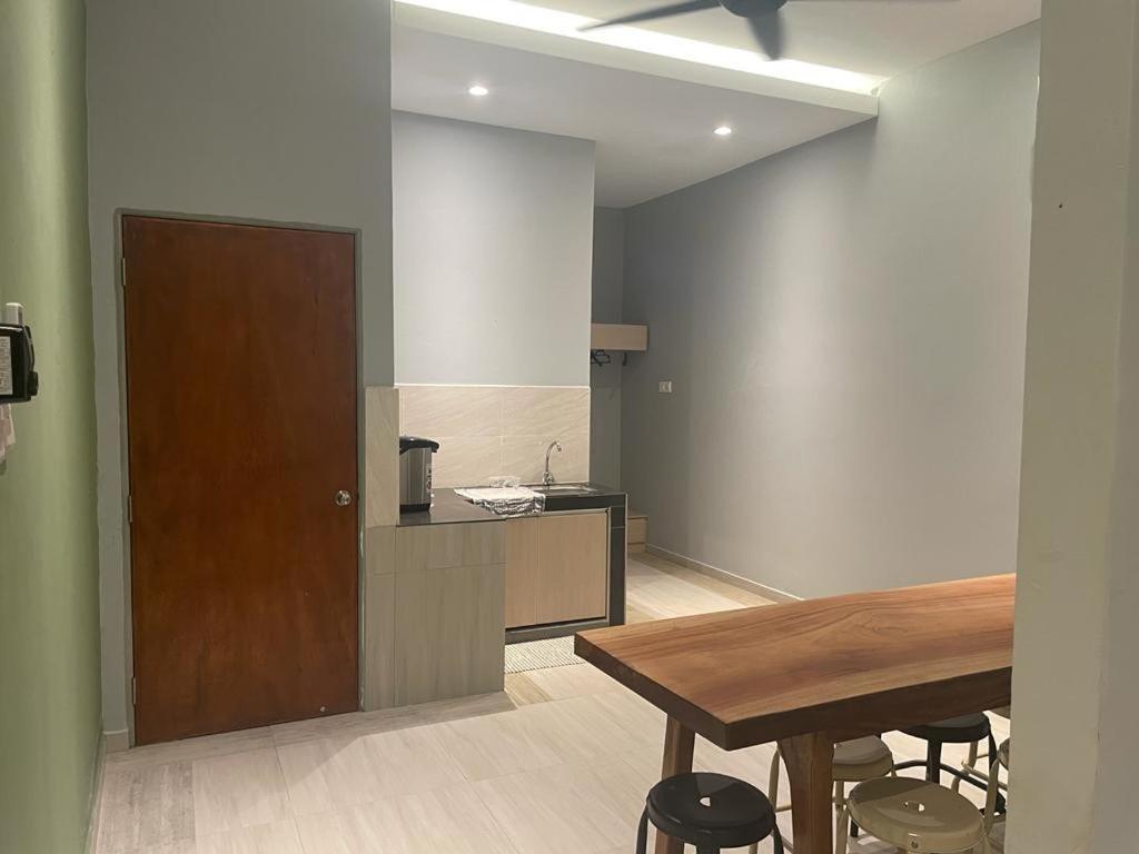 Villa Motel Mas Guesthouse - Estudio De Reina