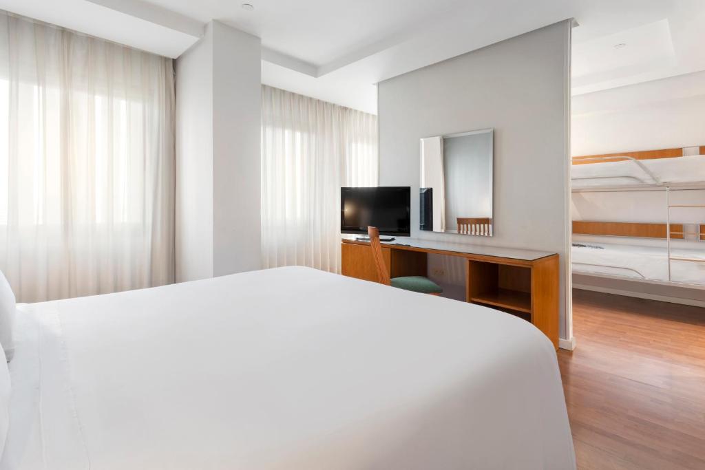 Posteľ alebo postele v izbe v ubytovaní Hotel Madrid Chamartín, Affiliated by Meliá