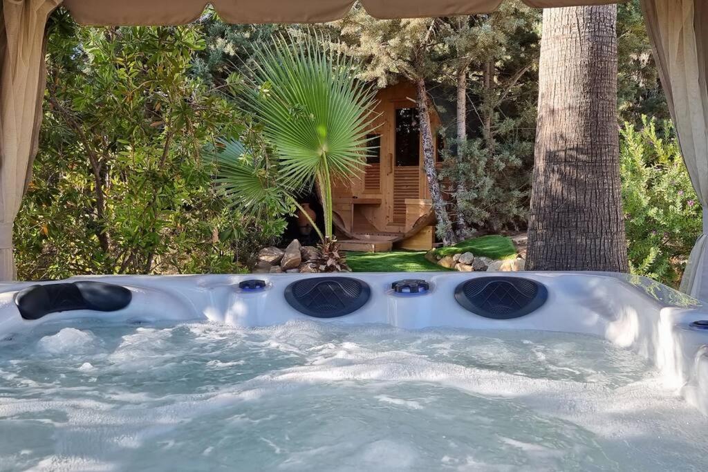 Fotografie z fotogalerie ubytování Villa à la campagne avec vues, piscine, jaccuzi, sauna v destinaci Alora