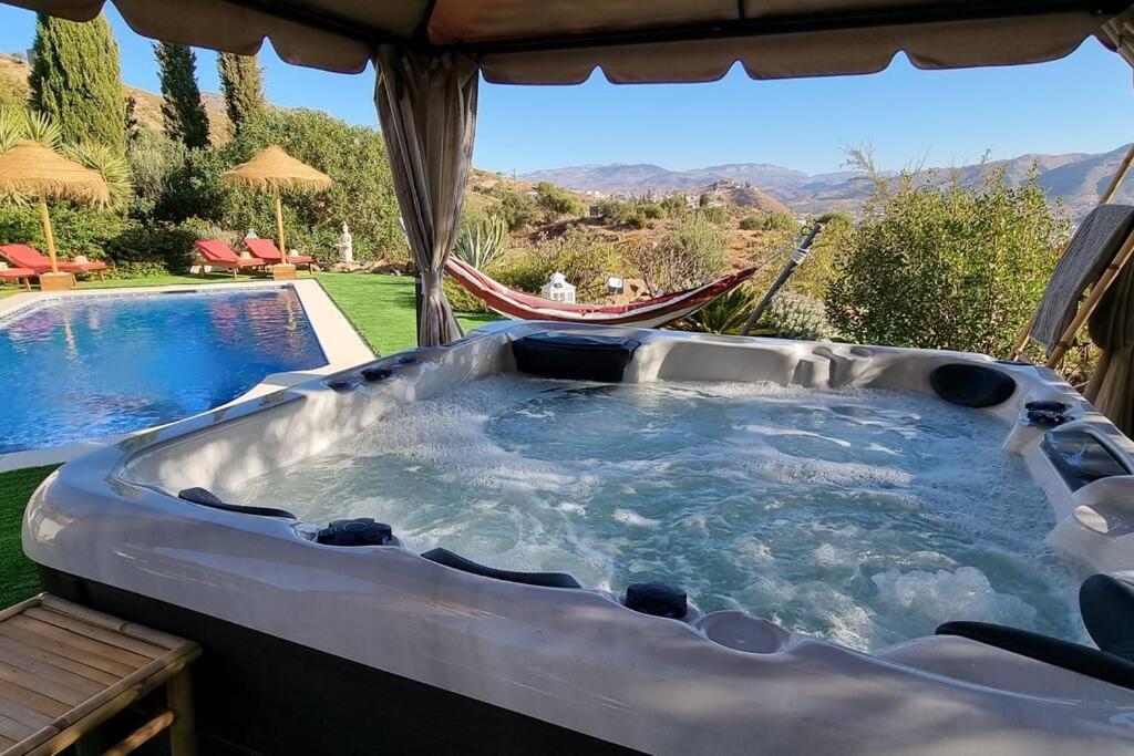 Fotografie z fotogalerie ubytování Villa à la campagne avec vues, piscine, jaccuzi, sauna v destinaci Alora