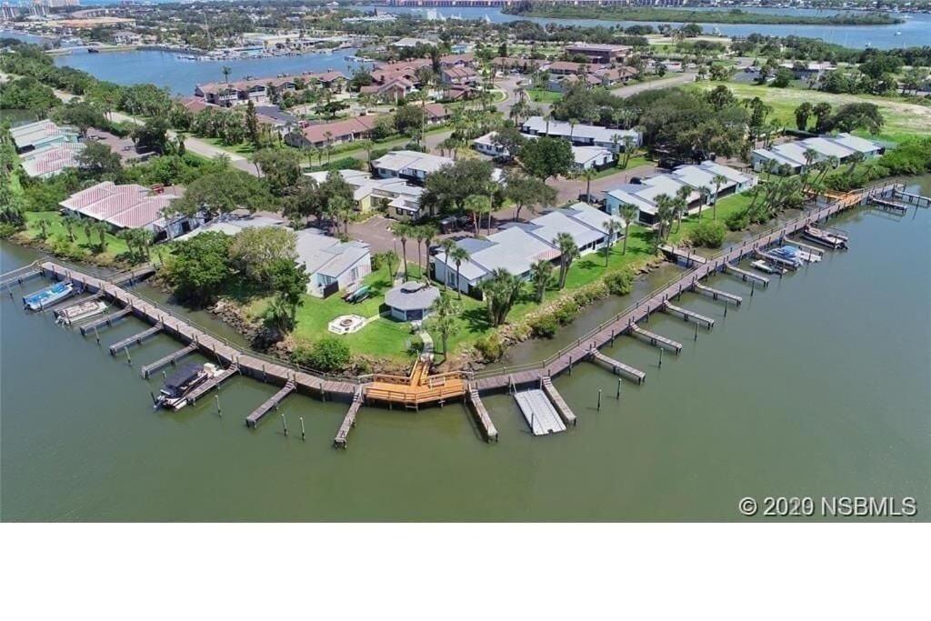 Island hideaway with boat slip (perfectly located between Flagler